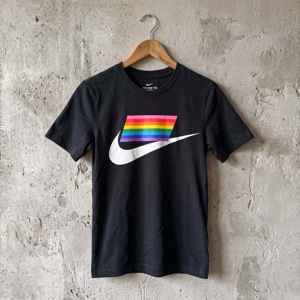 Nike Be True Pride T-Shirt Size XS Black Rainbow Logo CD9076-010